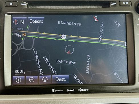 Used 2019 Toyota Highlander Limited image 22