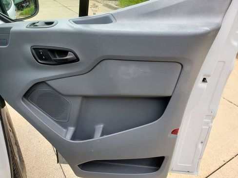 Used 2018 Ford Transit 150 130 Low Roof RWD image 17