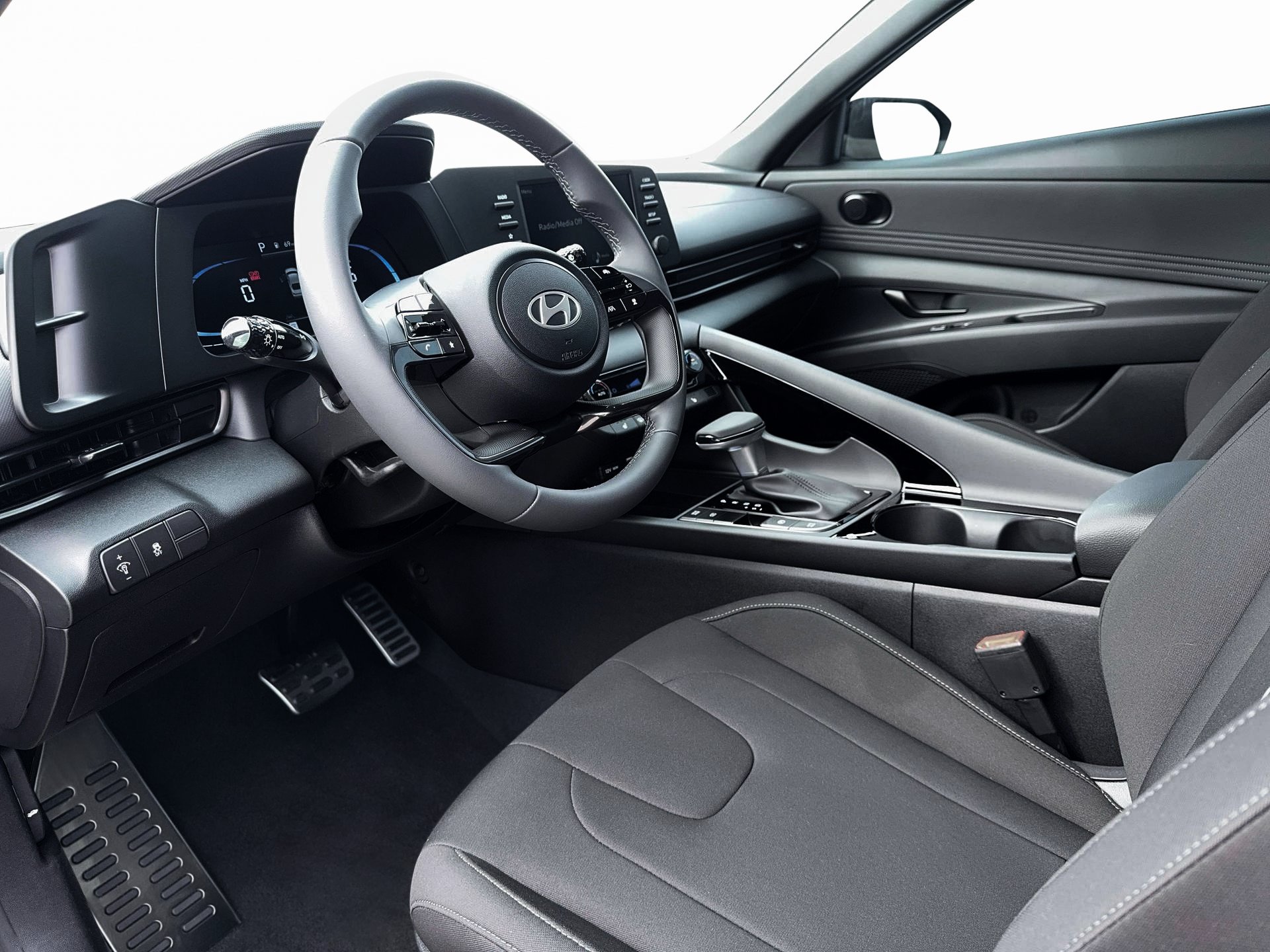New 2026 Hyundai Elantra SEL Sport FWD image 14