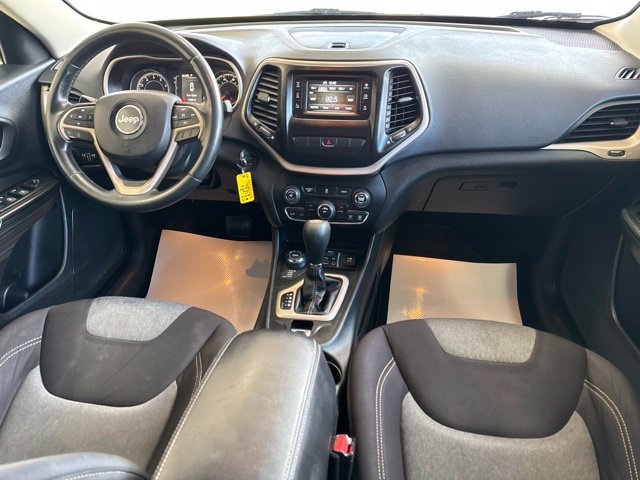 Used 2014 Jeep Cherokee Latitude AWD/4WD image 27