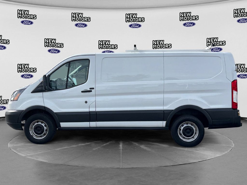 Used 2017 Ford Transit 250 130 Low Roof RWD image 2