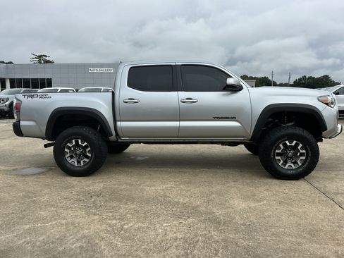 Used 2023 Toyota Tacoma TRD Off-Road RWD image 4