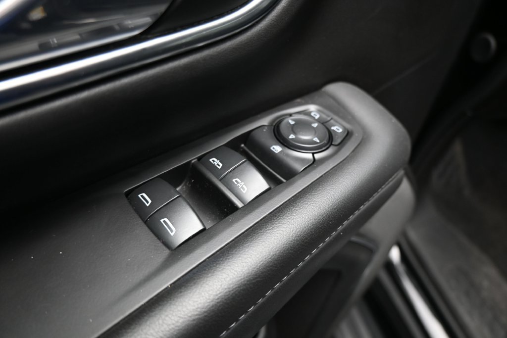 Used 2024 GMC Yukon SLE AWD/4WD image 12