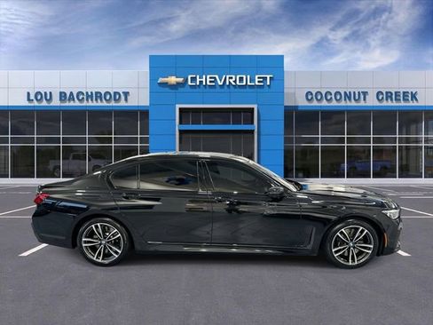 Used 2022 BMW 750i xDrive w/ Executive Package image 9