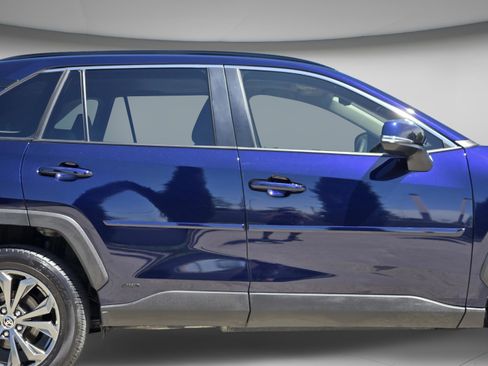 Used 2025 Toyota RAV4 XLE Premium w/ Weather Package image 27