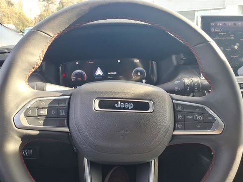 Used 2025 Jeep Compass Trailhawk w/ Trailhawk Elite Group image 29