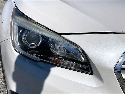 Used 2017 Subaru Outback 3.6R Limited image 25