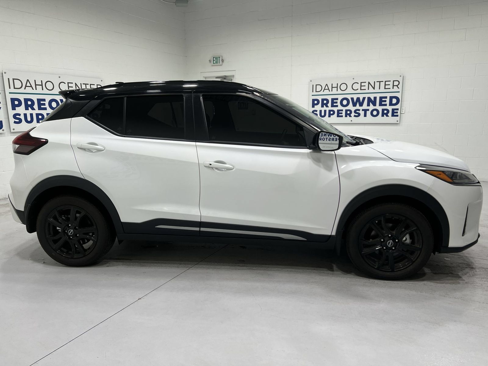 Used 2024 Nissan Kicks SR FWD image 9