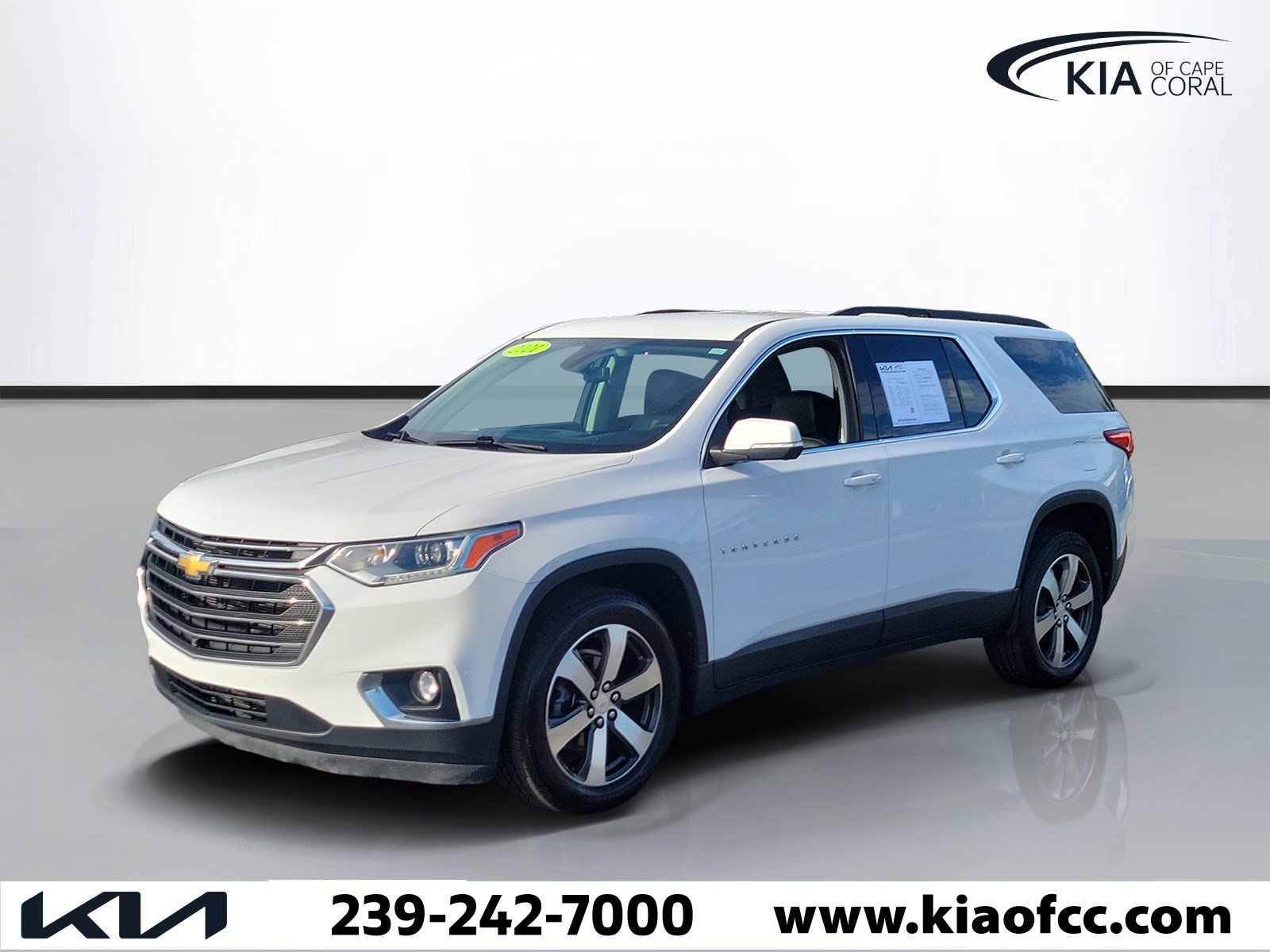Used 2021 Chevrolet Traverse LT w/ LT Premium Package FWD image 3