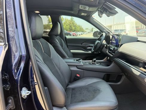 Used 2026 Toyota Grand Highlander AWD Hybrid image 32