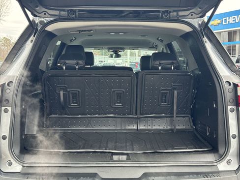 Used 2021 Chevrolet Traverse LS image 32