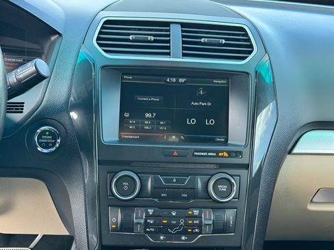 Used 2016 Ford Explorer XLT w/ Equipment Group 201A FWD image 7