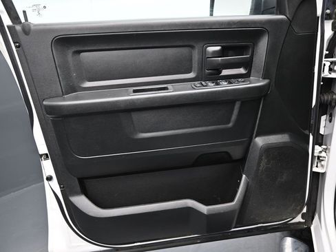 Used 2018 RAM 1500 Express AWD/4WD image 10