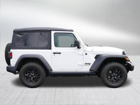 Used 2022 Jeep Wrangler Sport AWD/4WD image 8