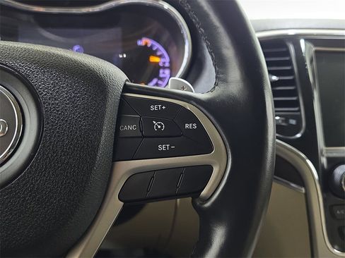 Used 2014 Jeep Grand Cherokee Limited w/ Luxury Group II image 21