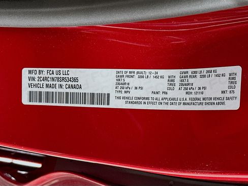 Used 2025 Chrysler Pacifica Pinnacle image 12