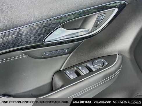 Used 2021 Buick Envision Essence FWD image 17