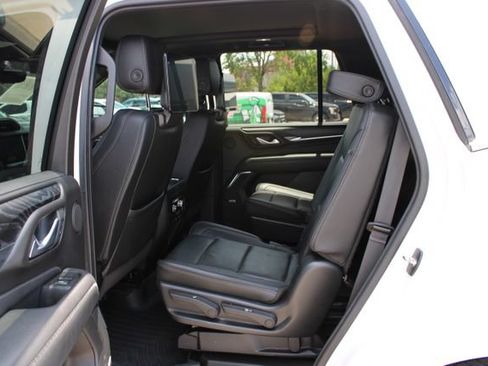 Used 2022 GMC Yukon Denali w/ Denali Ultimate Package AWD/4WD image 16
