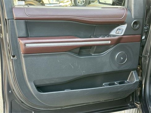 Used 2024 Ford Expedition Max Limited image 22