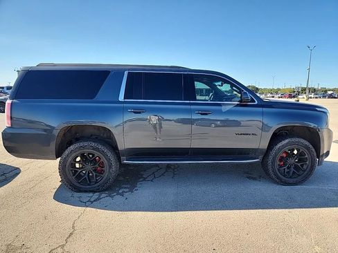 Used 2019 GMC Yukon XL SLT w/ Open Road Package image 3