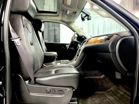 Used 2014 Cadillac Escalade ESV Platinum image 22
