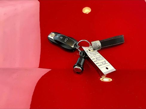 Used 2024 Porsche Macan Turbo image 14