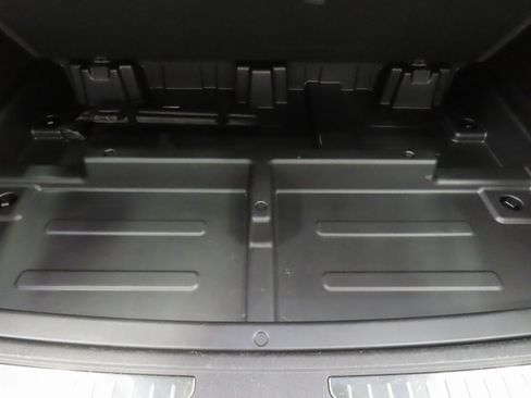 Used 2024 Chevrolet Suburban High Country image 42