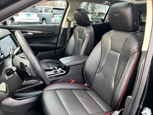 Used 2023 Buick Envision Essence w/ Sport Touring Package image 10