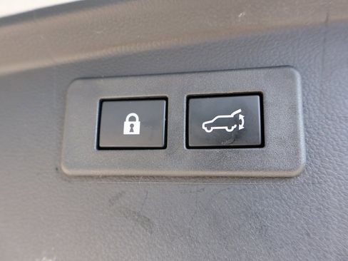 Used 2025 Subaru Outback Premium image 17