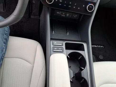 New 2026 Hyundai Sonata SEL FWD image 17