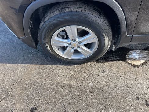 Used 2022 Chevrolet Trax LT w/ LT Convenience Package image 33