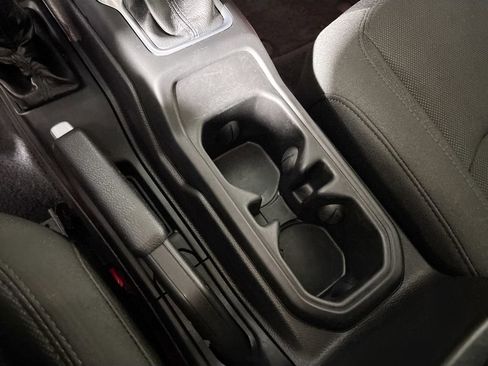 Used 2018 Jeep Wrangler Sport image 15