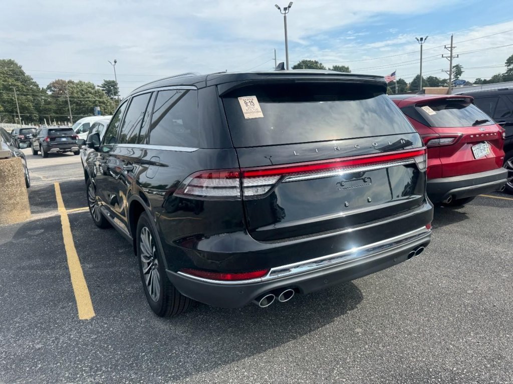 Used 2024 Lincoln Aviator Reserve AWD/4WD image 7