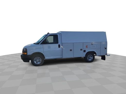 New 2025 Chevrolet Express 3500 w/ Power Convenience Package RWD image 4