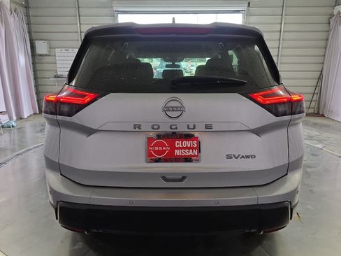 Used 2024 Nissan Rogue SV AWD/4WD image 8