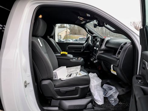 New 2023 RAM 3500 Tradesman w/ Safety Group image 9