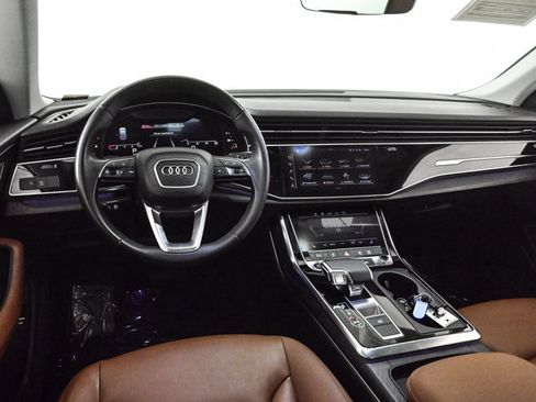 Used 2022 Audi Q8 Premium image 19