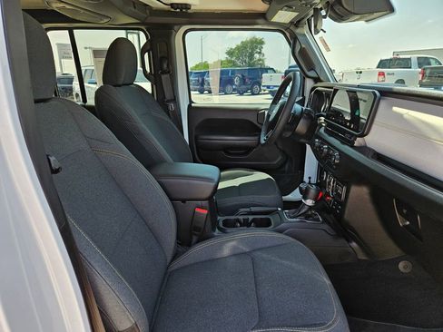 Used 2025 Jeep Wrangler Unlimited Sport AWD/4WD image 37
