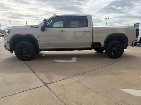 Used 2026 GMC Sierra 2500 AT4 w/ AT4 Premium Plus Package image 7