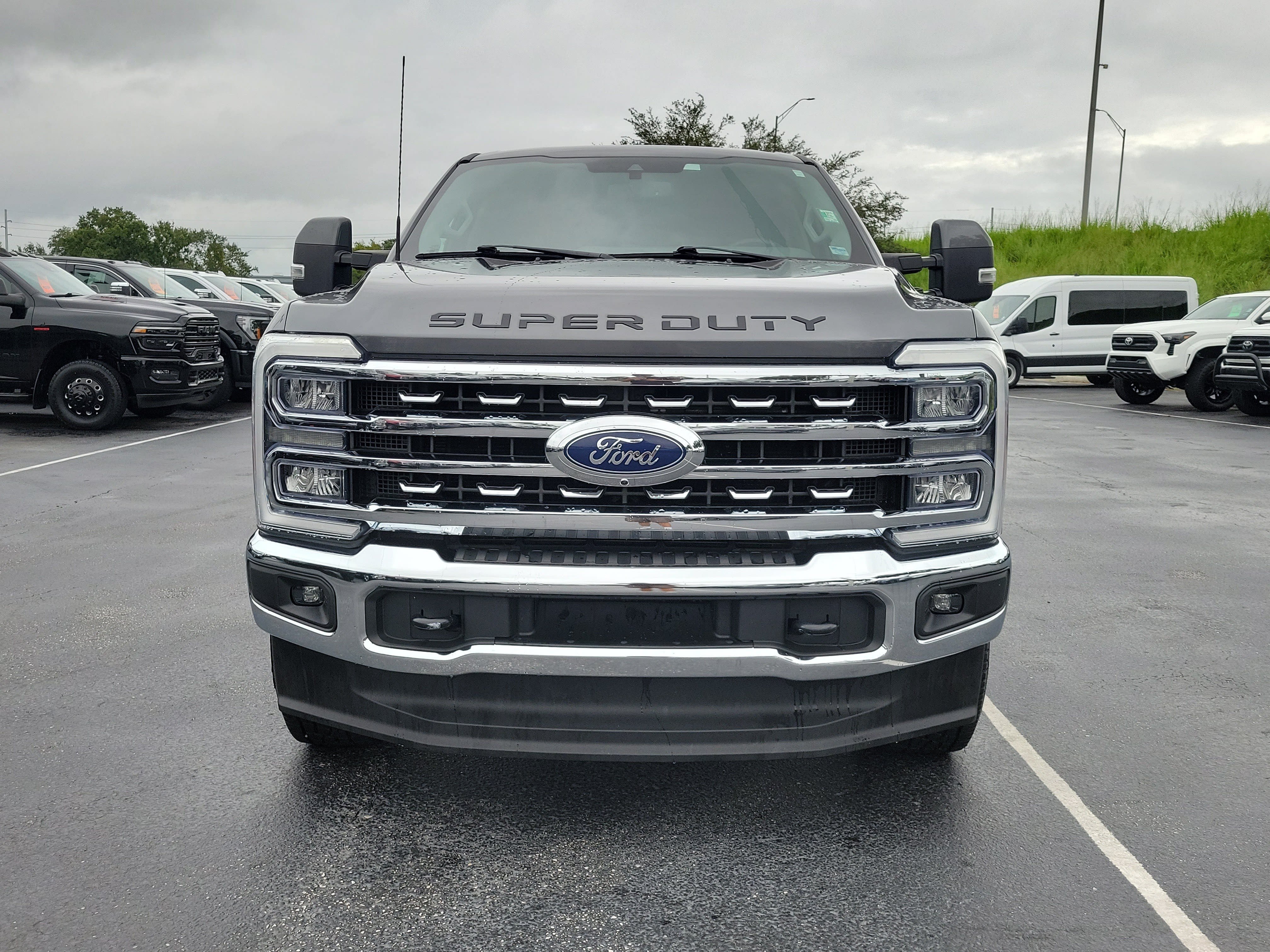 Used 2023 Ford F250 Lariat AWD/4WD image 2