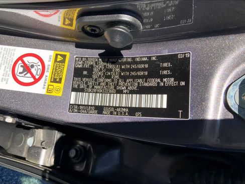 Used 2019 Toyota Highlander XLE image 32