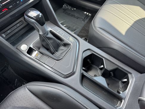 Certified 2023 Volkswagen Tiguan SE FWD image 28