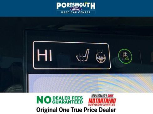 Used 2024 Chrysler Pacifica Touring-L image 10