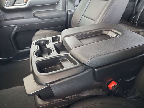 Used 2025 GMC Sierra 1500 SLT AWD/4WD image 29