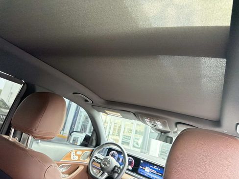 Used 2024 Mercedes-Benz GLS 450 4MATIC image 10
