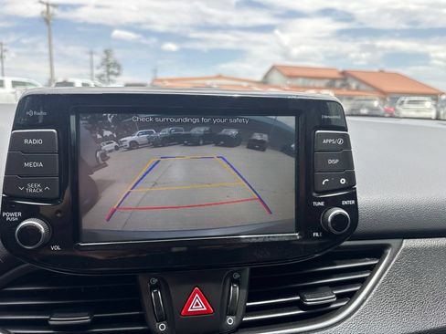 Used 2018 Hyundai Elantra GT FWD image 32
