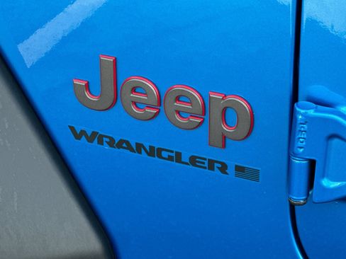 Used 2023 Jeep Wrangler Unlimited Rubicon w/ LED Lighting Group image 27