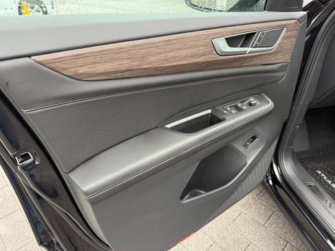 New 2026 Volkswagen Atlas SEL image 9