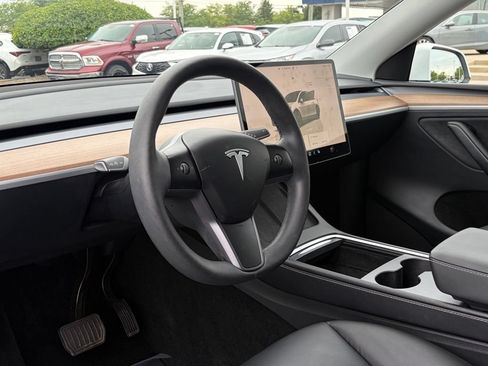 Used 2023 Tesla Model Y Long Range AWD/4WD image 10