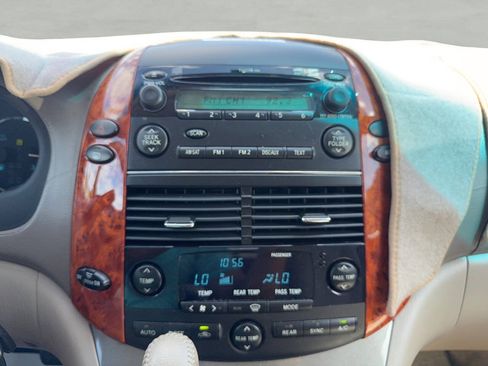 Used 2006 Toyota Sienna XLE w/ XLE Pkg 5 FWD image 33